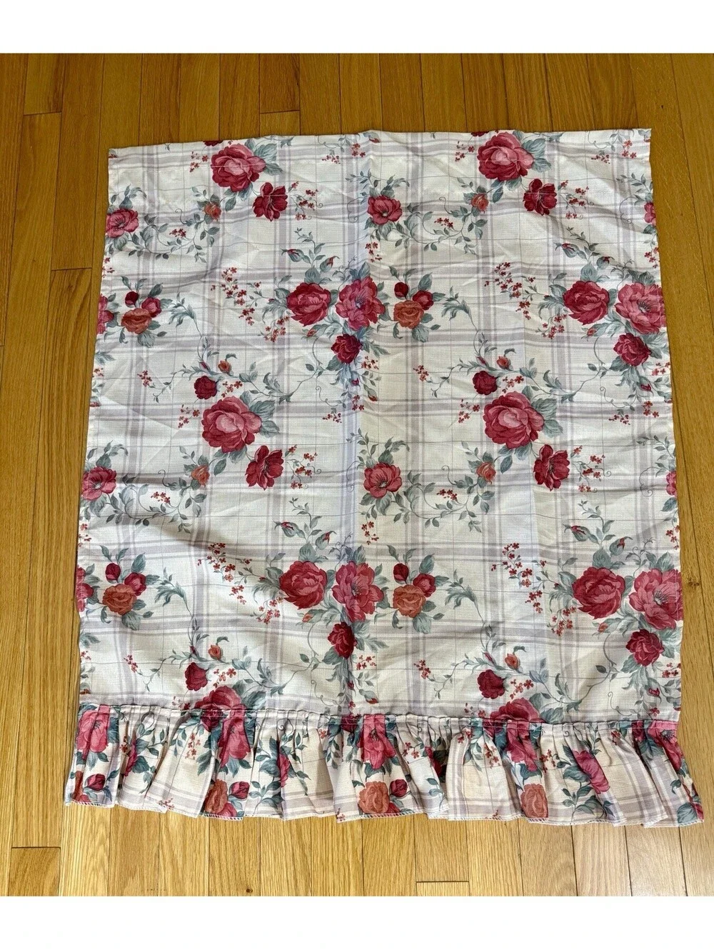Vintage 1990s Curtain Valance Rose Chintz Plaid Ruffled, 29x33.5”